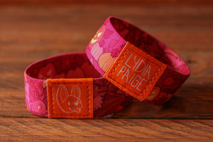 
            
                Load image into Gallery viewer, Halloween Fabric Bracelet - Bats and Pumpkins
            
        